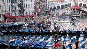 Η Βενετία επιβάλλει «τέλος εισόδου» στους τουρίστες