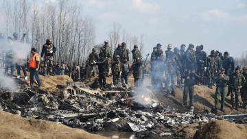 Το Πακιστάν κατέρριψε δύο μαχητικά αεροσκάφη της Ινδίας - Δείτε βίντεο
