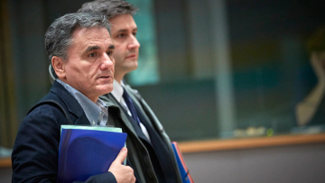 «Κίτρινες κάρτες» για καθυστερήσεις ετοιμάζουν οι δανειστές