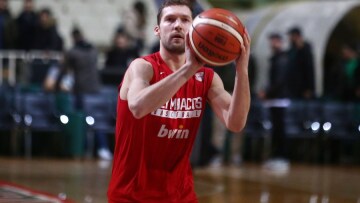 «Τρέχει» ο Ολυμπιακός για τον αντικαταστάτη του Στρέλνιεκς