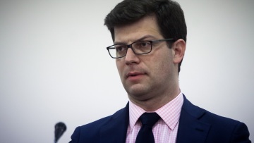 Έπιπλα 10.500 ευρώ για το γραφείο του παρήγγειλε ο Τόλκας - Δείτε το έγγραφο