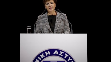 Επιμένει η Γεροβασίλη: «Μύθος» ότι επικρατεί ανομία και ανοχή στη βία