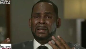 Ο R. Kelly κλαίει και οδύρεται για τις κατηγορίες σεξουαλικής κακοποίησης: «Δεν είναι δίκαιο!» 
