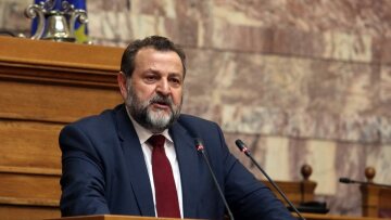 Τροπολογία express για τα φάρμακα: Τα μέλη της κυβέρνησης είναι «delivery boys», λέει ο Κεγκέρογλου