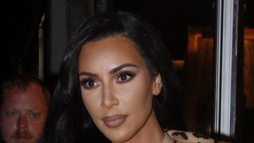 Η Κιμ Καρντάσιαν τρομοκράτησε το Παρίσι με total leopard αξίας10.000 δολαρίων 