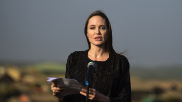Angelina Jolie: Δημοπρατεί ιστορικό πίνακα του Winston Churchill