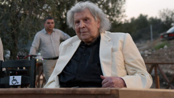 Αγωνία για τον Μίκη Θεοδωράκη: Για ενδέκατη μέρα στο νοσοκομείο