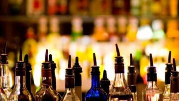 Στοιχεία σοκ από το ΣΔΟΕ: Χιλιάδες ποτά «μπόμπες» στα μπαρ της Βόρειας Ελλάδας και της Αττικής