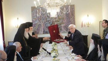 Iερώνυμος: Nα συμπορευθεί η Πολιτεία με την Εκκλησία για το καλό του λαού