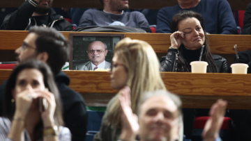 Δάκρυσε η κόρη του Θανάση Γιαννακόπουλου