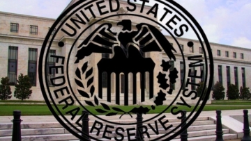 Μείωση των επιτοκίων κατά 0,25% ανακοίνωσε η Fed - Επικρίσεις από Τραμπ