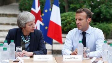 «Όχι» από το Παρίσι στην αναβολή του Brexit χωρίς «αξιόπιστη στρατηγική» από τη Μέι