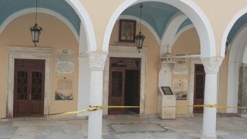 Ιερόσυλοι διέρρηξαν τον Καθεδρικό Ναό στην Ύδρα