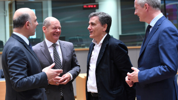 Ριψοκίνδυνο πόκερ της κυβέρνησης για τον νέο νόμο Κατσέλη, με το βλέμμα στις κάλπες