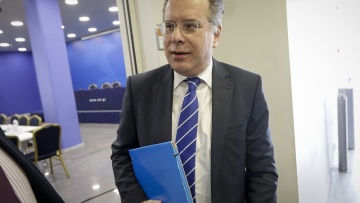 Κουμουτσάκος: Η κυβέρνηση στέλνει μήνυμα υπαναχωρήσεων στην Τουρκία