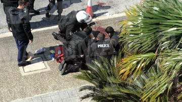 Αντιπτέραρχος πυροβόλησε τη σύντροφό του και αυτοπυροβολήθηκε στην Λ. Βουλιαγμένης