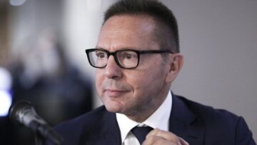 Στουρνάρας: Μείωση των πλεονασμάτων για να επέλθει ανάπτυξη