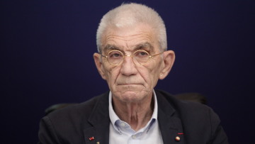 Μπουτάρης: Πρόστιμα στα καταστήματα για το κάπνισμα, αλλά μετά το Πάσχα! 