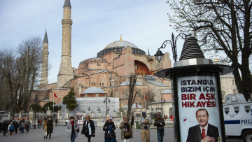 Με «ιστορίες αγάπης» προσπαθεί ο Ερντογάν να νικήσει στις δημοτικές εκλογές της Κυριακής - Δείτε φωτογραφίες