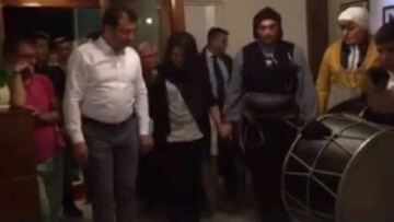 Ο νέος δήμαρχος της Κωνσταντινούπολης χορεύει στα Γιαννιτσά