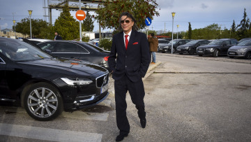 Ο Ηλίας Ψινάκης «κατεβαίνει» στις ευρωεκλογές: «Θα σέβεστε»! 