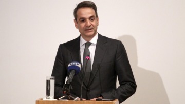Μητσοτάκης: Ο Τσίπρας περπατάει πιο άνετα στα Σκόπια απ' ότι στη Θεσσαλονίκη