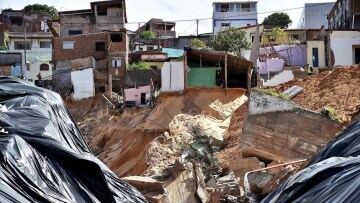 Πνίγεται η Βραζιλία: Τουλάχιστον 10 νεκροί σε πλημμύρες και κατολισθήσεις 