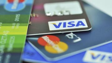 Έκλεψε κάρτα ανάληψης και «σήκωσε» 8.500 ευρώ