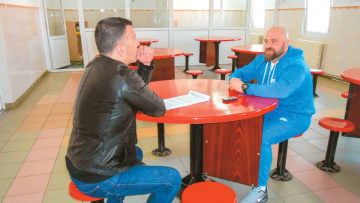 Κώστας Πάσσαρης: Ο κόσμος θα ήταν καλύτερος αν δεν είχα γεννηθεί - Δείτε βίντεο