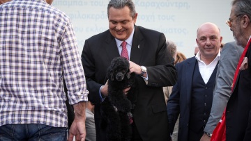 Προεκλογικό σποτ των ΑΝΕΛ: Τη θέση του μικρού Αλέξη πήρε ο... Thanassis το κανίς