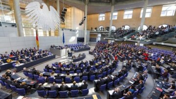 Γερμανοί πολιτικοί: «Έχουμε ιστορική ευθύνη για τα εγκλήματα της Βέρμαχτ στην Ελλάδα»