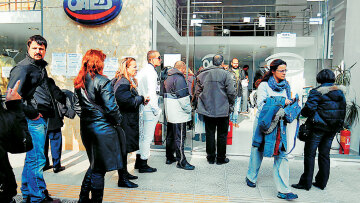 ΟΑΕΔ: Επιδόματα και Δώρο Πάσχα σήμερα στις τσέπες χιλιάδων δικαιούχων 