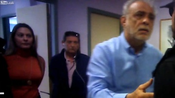 Προκαλεί ο Ρουβίκωνας: Δήμαρχε Ηλιούπολης είσαι επικηρυγμένος, θα σε τελειώσουμε