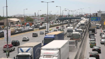 Κίνηση στους δρόμους: Μποτιλιαρισμένη η λεωφόρος Κηφισού - Προβλήματα στο κέντρο της Αθήνας