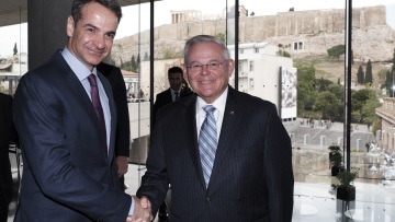 Μητσοτάκης σε Μενέντεζ: Είμαστε απέναντι στο αυταρχικό καθεστώς Μαδούρο