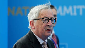 Ευρωεκλογές: Ο Γιούνκερ υπόσχεται «μάχη» κατά της παραπληροφόρησης 