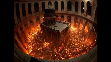 Άγιο Φως: Η τελετή Αφής στα Ιεροσόλυμα το 1651 και το 1653