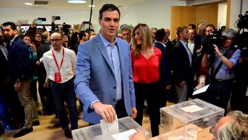 Στις κάλπες οι Ισπανοί για τις βουλευτικές εκλογές