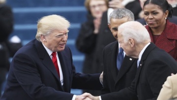 Τραμπ για Μπάιντεν: Τα ΜΜΕ στηρίζουν τον «Τζο τον κοιμισμένο»