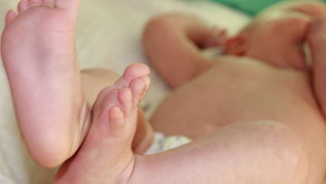 Κύκλωμα παράνομων υιοθεσιών στη Θράκη: Εφερναν Βουλγάρες να γεννήσουν και πουλούσαν τα μωρά!