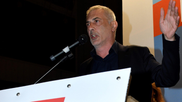 Σύνθημα νίκης από Μαρινάκη - Μώραλη στα εγκαίνια του εκλογικού κέντρου 