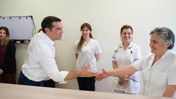 ΠΟΕΔΗΝ: «Σόου Τσίπρα - Πολάκη για ψηφαλάκια στο νοσοκομείο Λευκάδας»