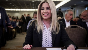 Γεννηματά στο ΘΕΜΑ 104,6: «Πολιτικός αχταρμάς» ο ΣΥΡΙΖΑ - Δεν μπορεί ο Τσίπρας να μιλάει για πατριωτισμό