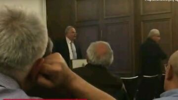 Κοτζιάς εναντίον πολιτών για τη Συμφωνία των Πρεσπών: «Βούλωσέ το και άκου, χουντικέ»!