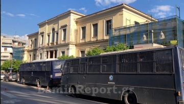  «Φρούριο» η Λαμία - Oμιλία Τσίπρα με μεταφερόμενες διμοιρίες των ΜΑΤ