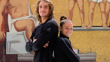 Τσιτσιπάς-Σάκκαρη προελαύνουν στο τουρνουά της Ρώμης - Φέντερερ και Μλαντένοβιτς οι αντίπαλοί στους «8»