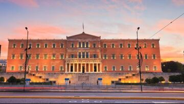 Ημέρας Μνήμης της Γενοκτονίας των Ποντίων: Με κόκκινο και μαύρο χρώμα θα φωτιστεί το βράδυ η βουλή