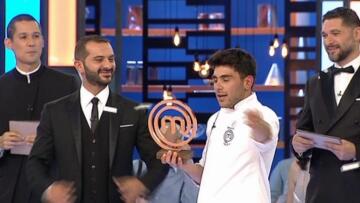 Master Chef 2019: Τηλεθέαση στο 61%, το γλυκό της νίκης και το καυτό φιλί του Μανώλη Σαρρή στην κοπέλα του