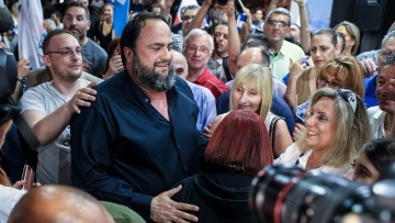 Δήμος Πειραιά: «Σάρωσε» σε ψήφους ο Βαγγέλης Μαρινάκης