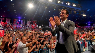 Κωνσταντινούπολη: Μπροστά στις δημοσκοπήσεις ο Ιμάμογλου ενόψει των επαναληπτικών εκλογών